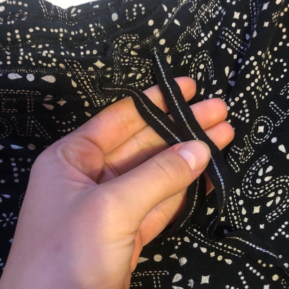 VICTORIA SECRET pjs - Picture 6 of 7